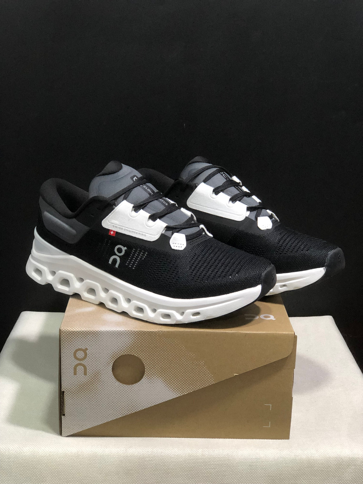 On Cloudstratus 3 Running Shoes