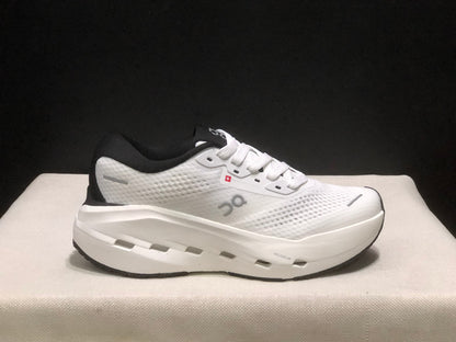 On Cloudrunner Max 3