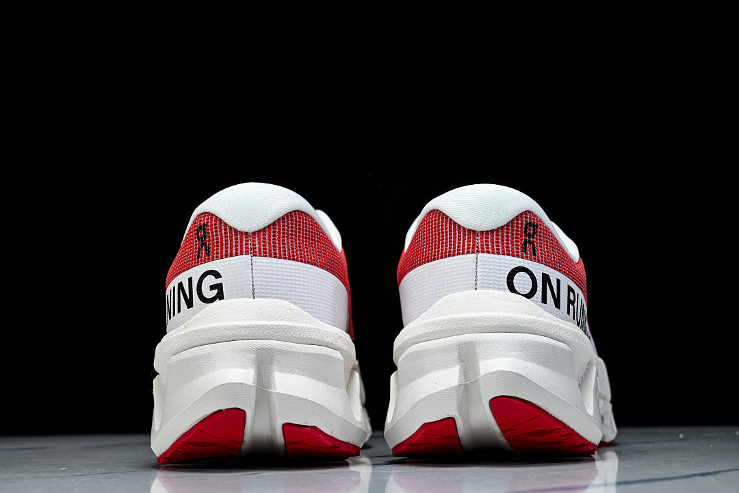 On Cloudmonster Hyper – Red / White