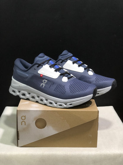 On Cloudstratus 3 Running Shoes