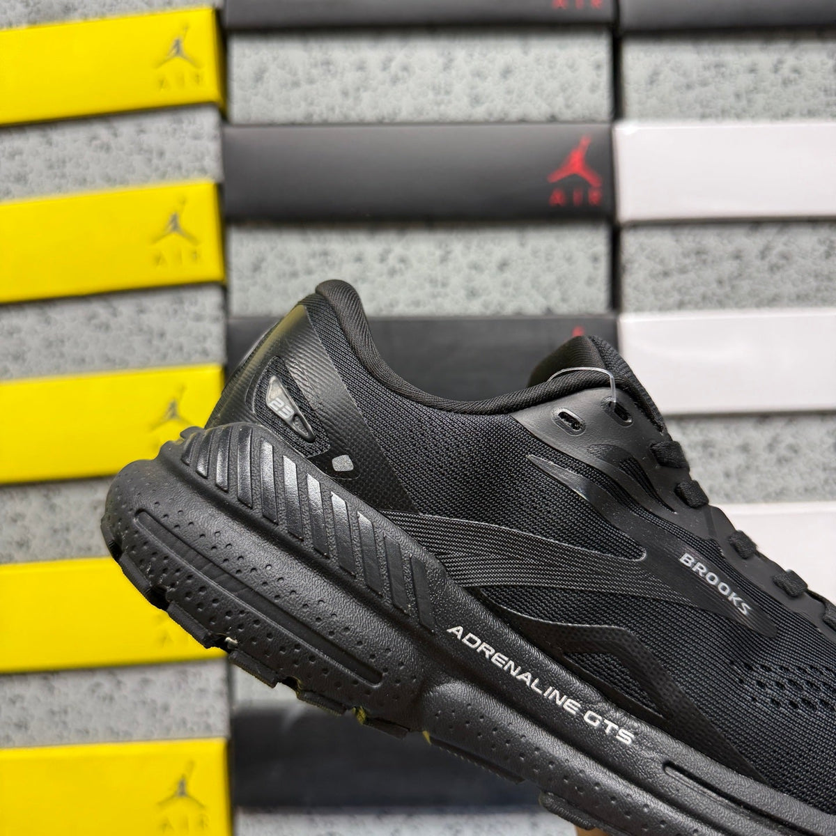 Brooks Adrenaline GTS 23 Running Shoes