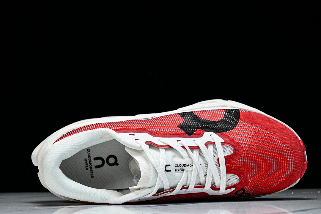 On Cloudmonster Hyper – Red / White
