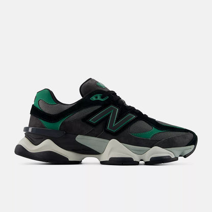 New Balance 9060 Trainers – Black & Green
