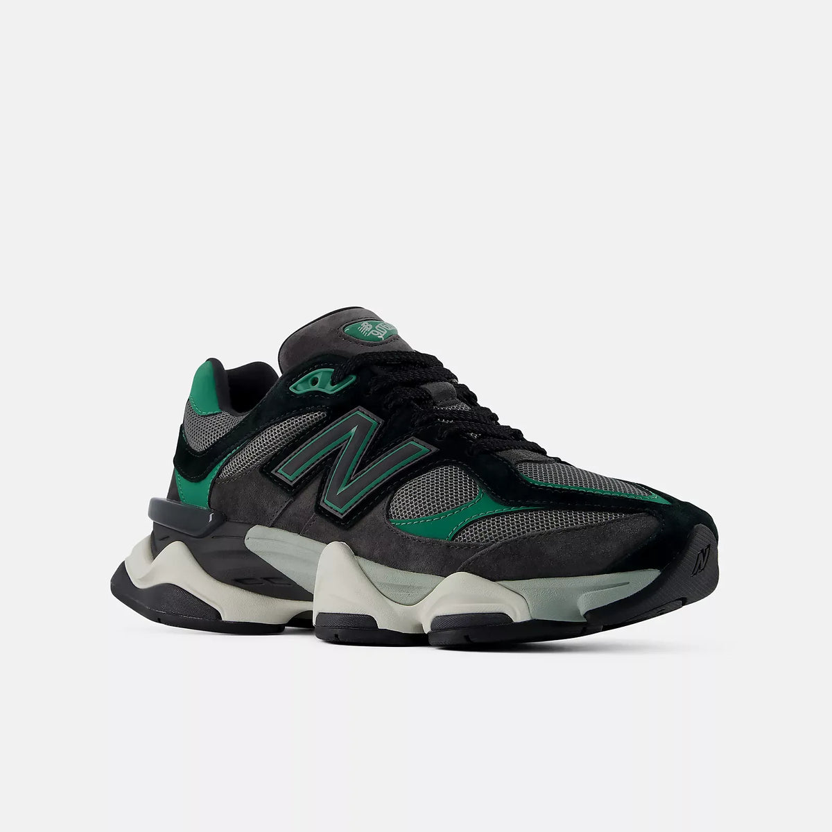New Balance 9060 Trainers – Black & Green