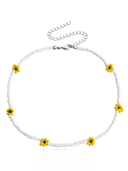 Fashionable And Trendy Adjustable Rice Bead Flower Necklace